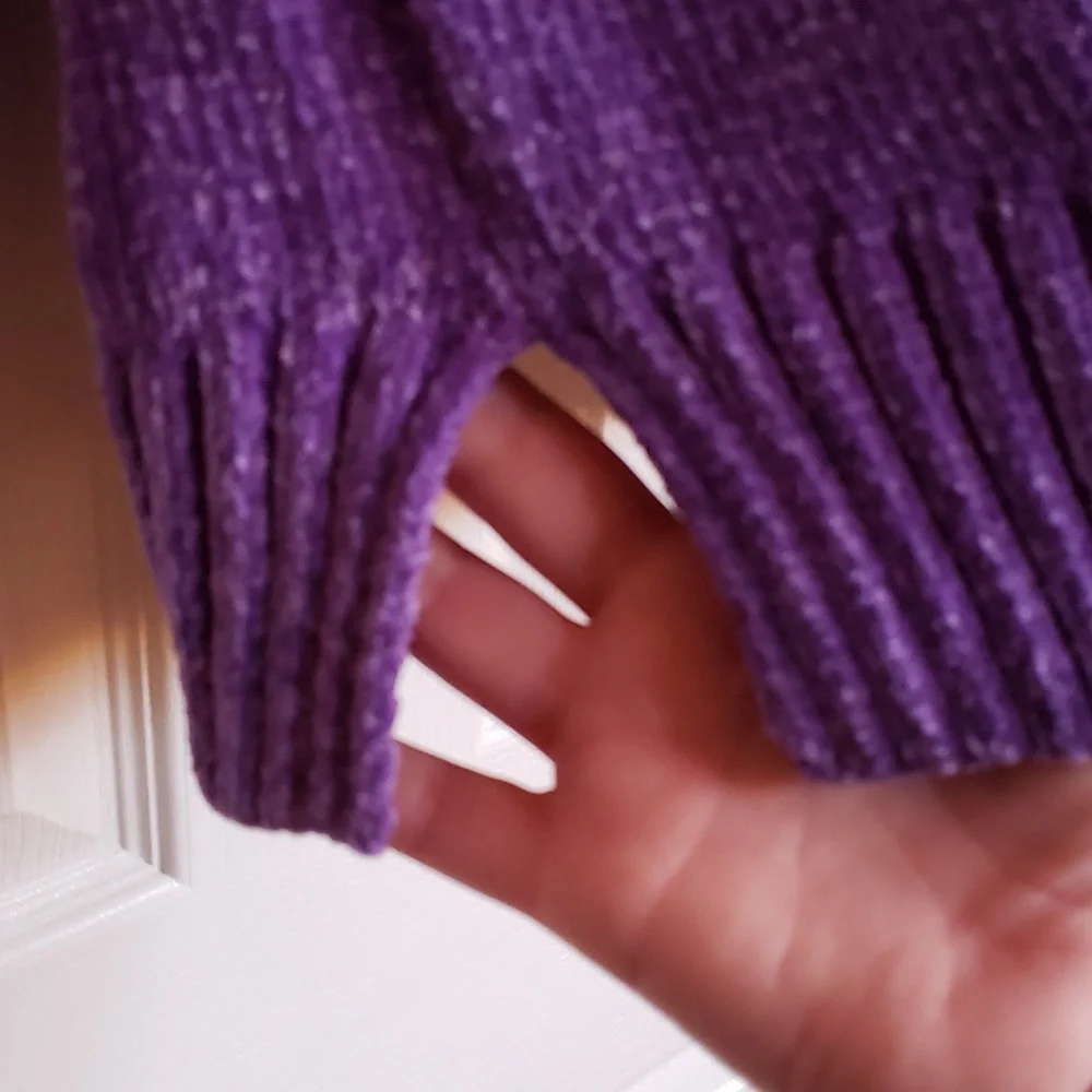 Sweater - Picture 3 of 4